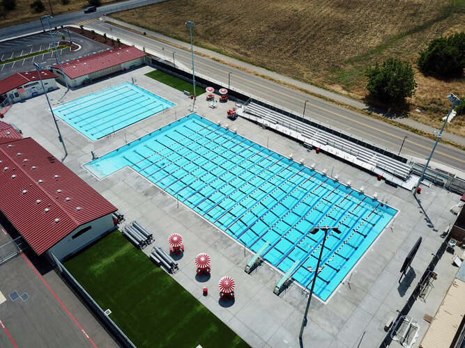 Piscina Baler Aquatic Center - San Benito High School - San Benito County