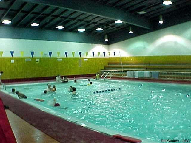 Piscina Barrow High School Swimming Pool - North Slope