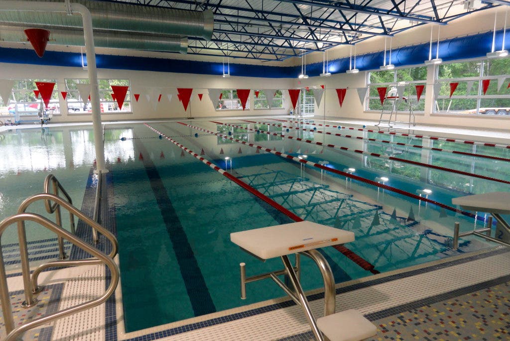 Piscina Bayside Family YMCA - Bristol County