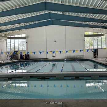 Piscina Bellflower Aquatic Center - Los Angeles County