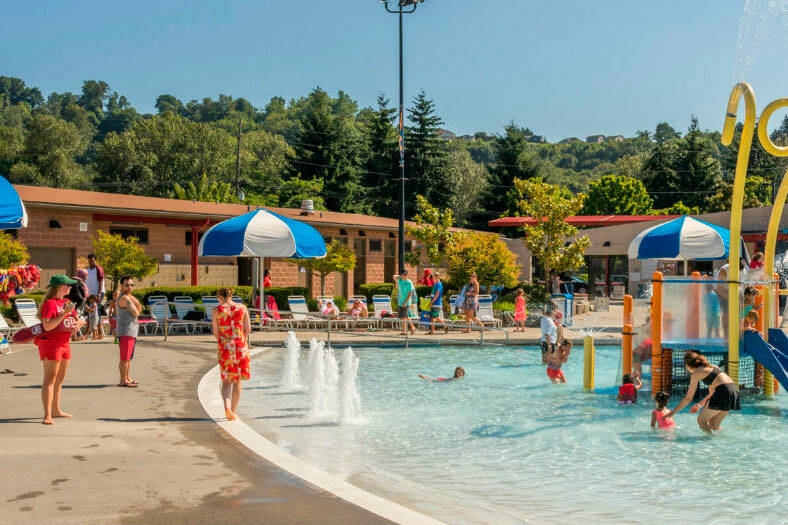 Piscina Beymer Aquatic Center - Kearny County