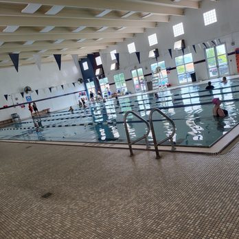 Piscina Brace Family YMCA - Mecklenburg County