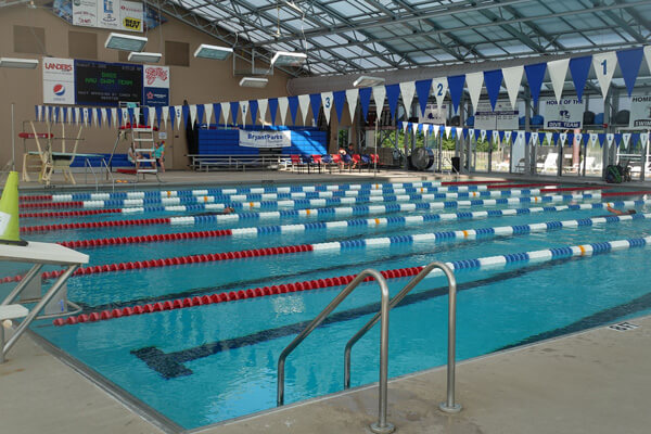 Piscina Bryant Aquatic Center - Saline County