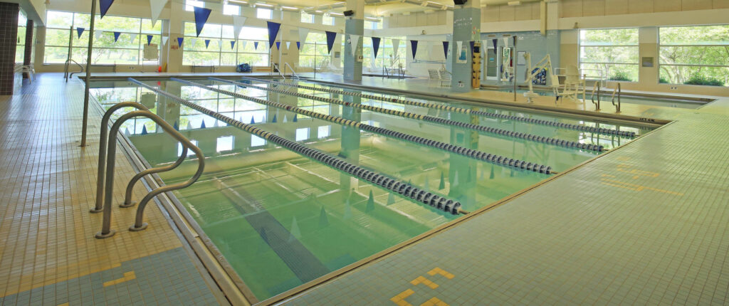 Piscina Buffalo Grove Fitness Center - Cook County