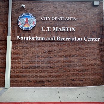 Piscina C.T. Martin Natatorium and Recreation Center / Adamsville Recreation Center - Fulton County