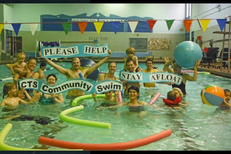 Piscina Central Technical School Swimming Pool - Toronto Municipality