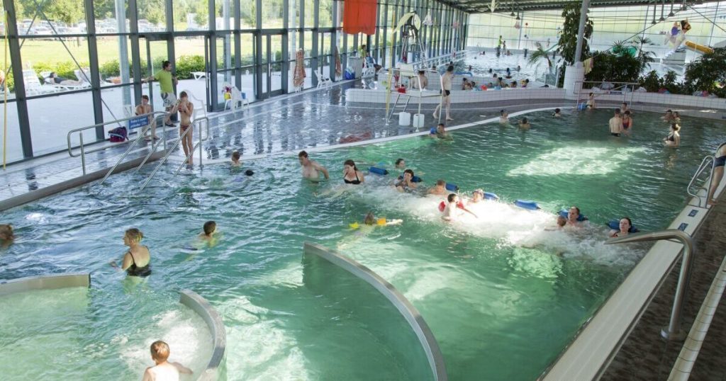 Piscina Centre Aquatique l'Îlébulle - La Fleche