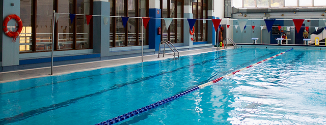 Piscina Centre Esportiu Municipal Mundet - Barcelona