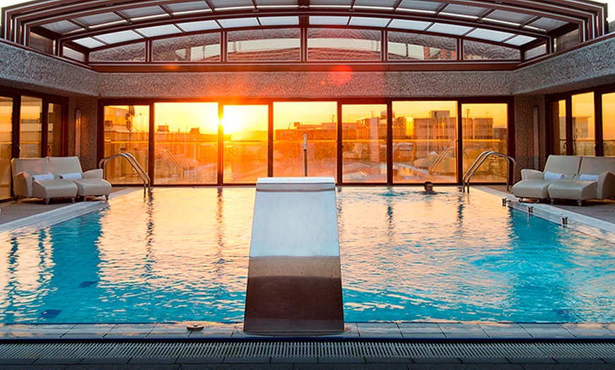 Piscina Centro Deportivo H♡2 - La Palma del Condado