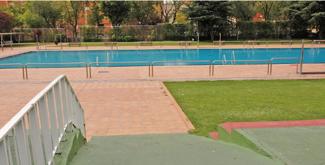 Piscina Centro Deportivo Municipal Moratalaz - Madrid