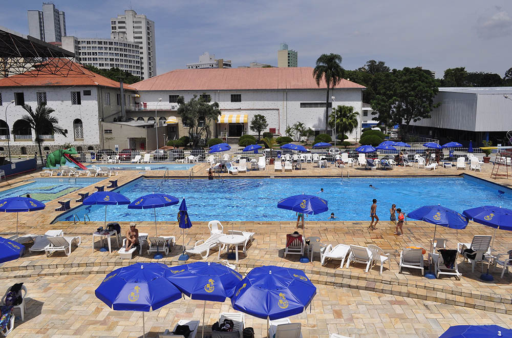 Piscina Clube Círculo Militar do Paraná - Curitiba