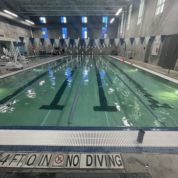 Piscina CoA/YMCA North Austin Community Rec Center - Travis County