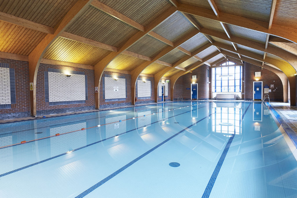 Piscina Colets Health and Fitness - Surrey