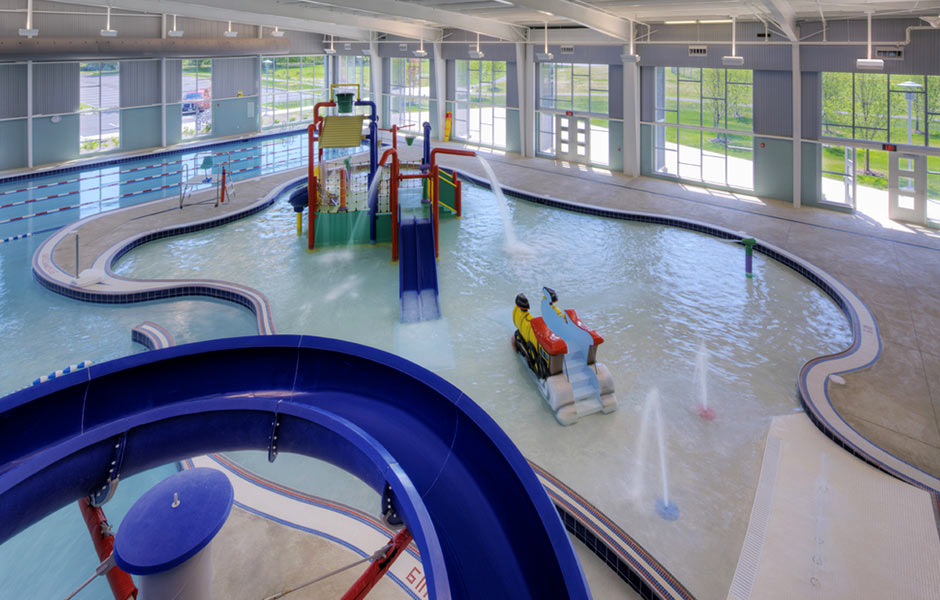 Piscina Collinwood Recreation Center - Cuyahoga County