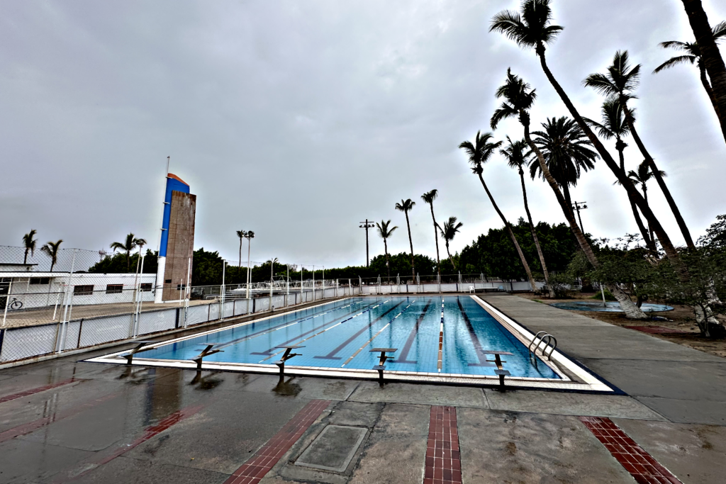 Piscina Complejo Deportivo de la California - Portoviejo