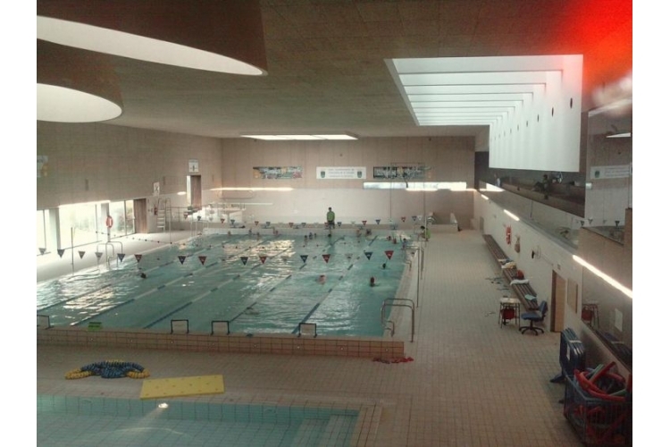 Piscina Complejo Deportivo Santiago Apóstol - Villanueva de la Canada