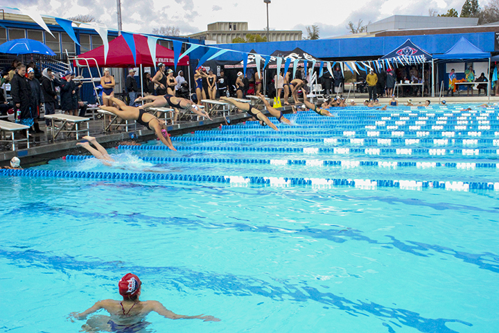 Piscina Cosumnes River College Swimming Pool - Sacramento County