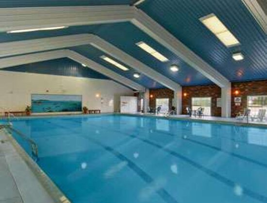 Piscina Days Inn by Wyndham Madisonville - Hopkins County