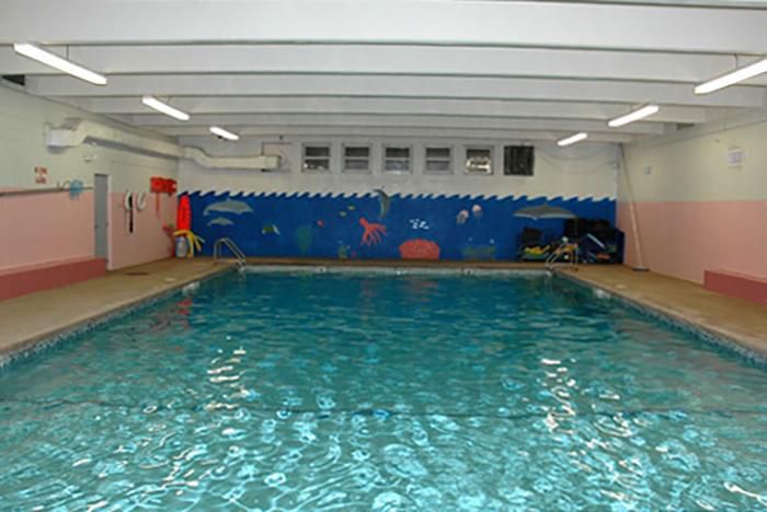 Piscina Derby Veterans Community Center - New Haven County