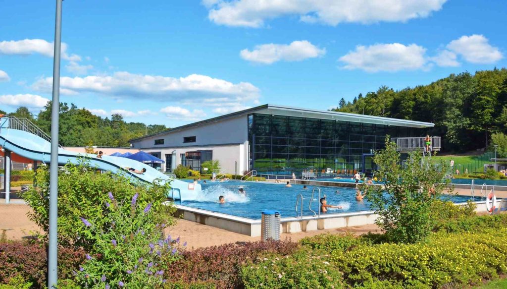 Piscina «Die Lakai» Hallen- und Freibad - Neunkirchen