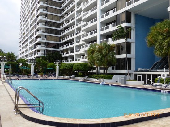 Piscina Doubletree by Hilton Grand Hotel Biscayne Bay - Dade County