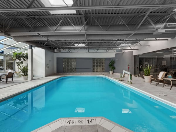 Piscina DoubleTree by Hilton Hotel Chicago - Alsip - Cook County