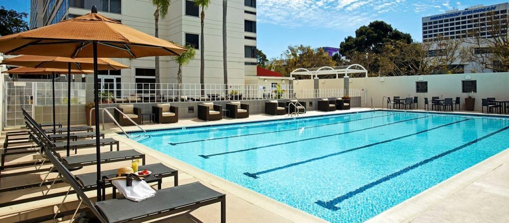 Piscina DoubleTree by Hilton Hotel LAX - El Segundo - Los Angeles County