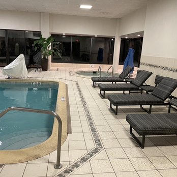 Piscina DoubleTree by Hilton Lisle Naperville - DuPage County