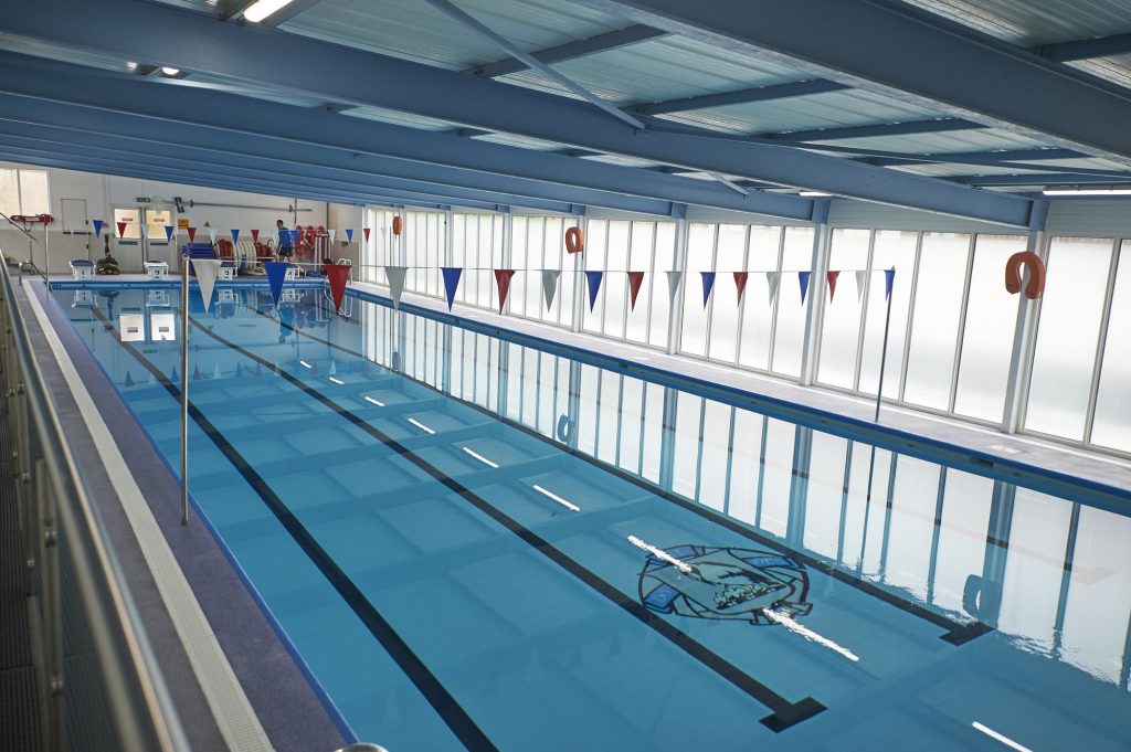 Piscina Dunottar School Swimming Pool - Surrey