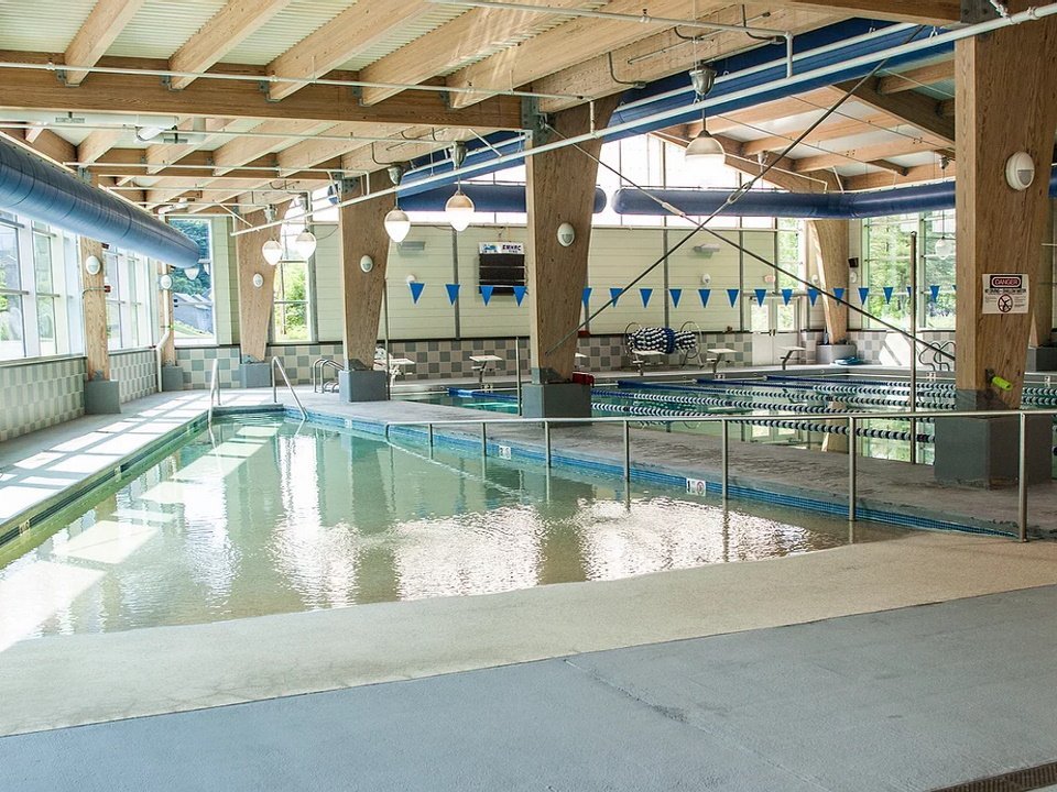 Piscina Edgar May Health and Recreation Center - Windsor County