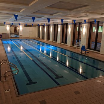 Piscina Esplanade Fitness Center - DuPage County