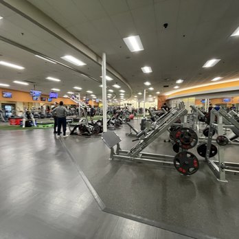 Piscina Esporta Fitness - Bay Shore Sunrise Highway - Suffolk County