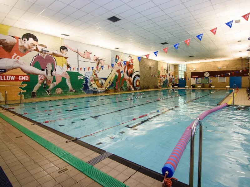 Piscina Fairwater Leisure Centre - Cwmbran - Torfaen