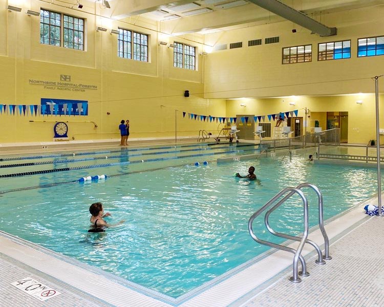 Piscina Forsyth County Family YMCA - Forsyth County