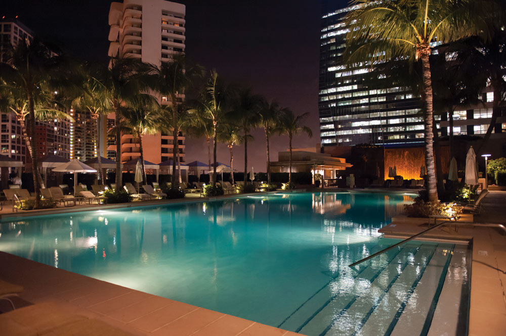 Piscina Four Seasons Hotel Miami - Dade County