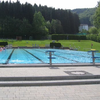 Piscina Frei- und Hallenbad Dahle - Altena