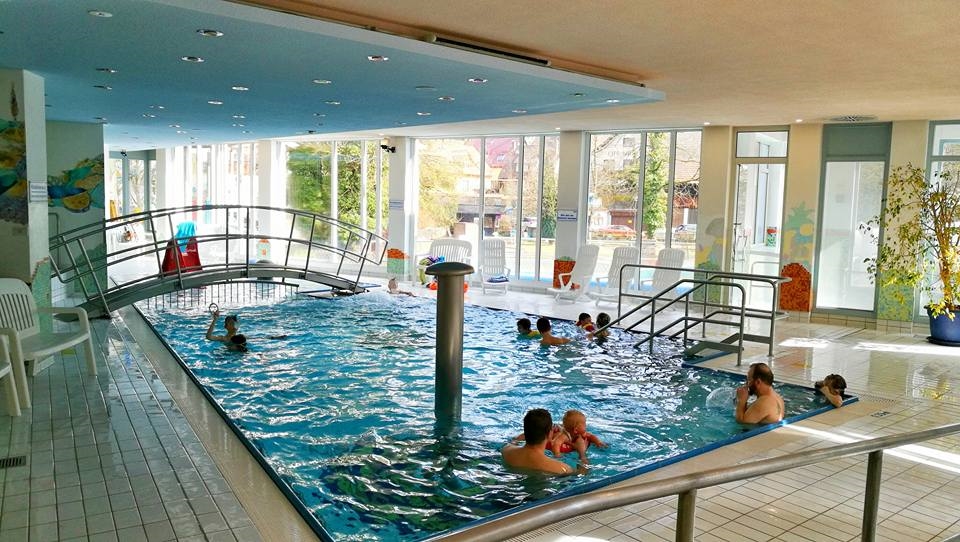 Piscina Freizeit-und Familienbad «Juramar» - Pottenstein