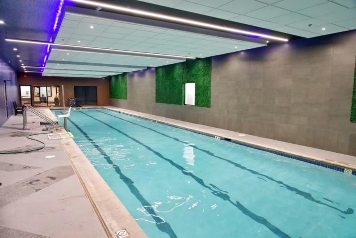 Piscina Genesis Health Club - Rock Road - Sedgwick County