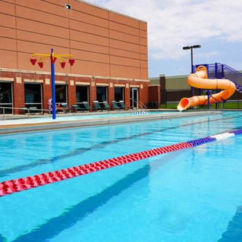 Piscina Genesis Health Clubs - East Olathe - Johnson County