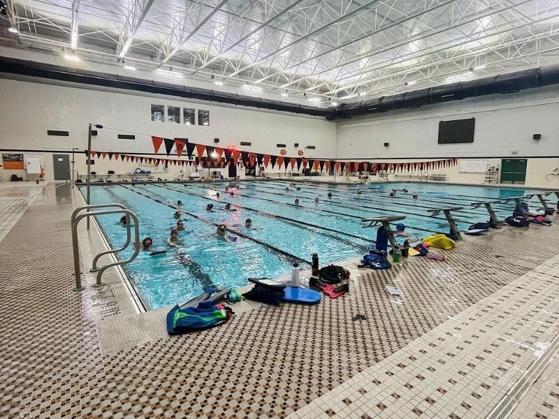 Piscina Gerald R. Ford Fieldhouse Natatorium - Grand Rapids Community College - Kent County