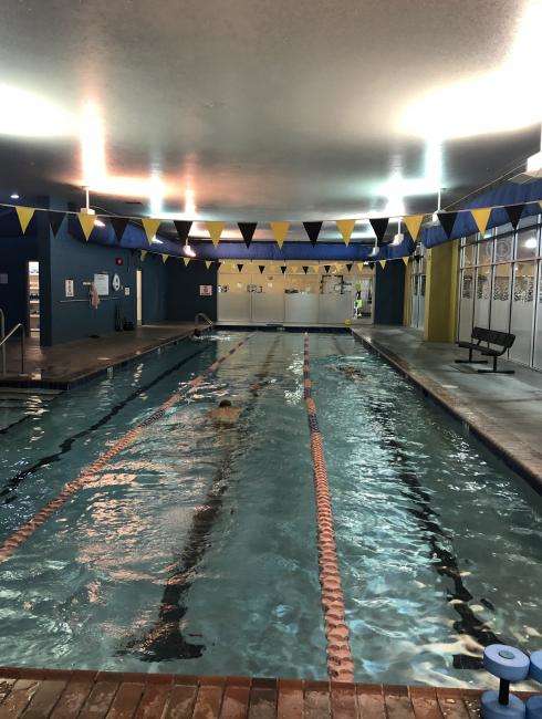 Piscina Gold's Gym - Oak Ridge, TN - Anderson County