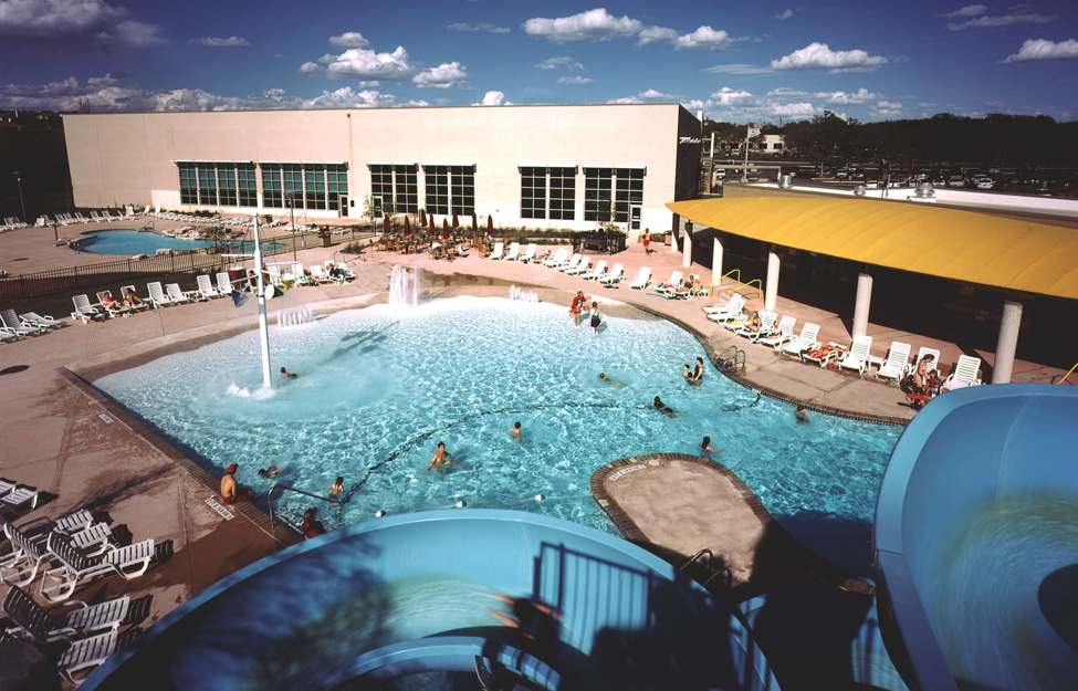 Piscina Gold's Gym - San Antonio Rogers Ranch, TX - Bexar County