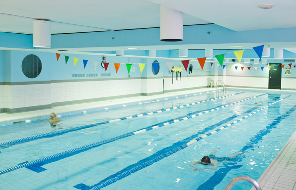 Piscina GoodLife Fitness - North York Sheppard East Gym - Toronto Municipality