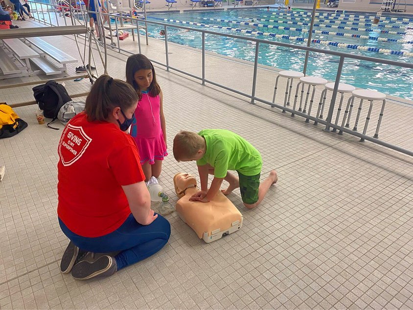 Piscina Hale YMCA Youth and Family Center - Windham County