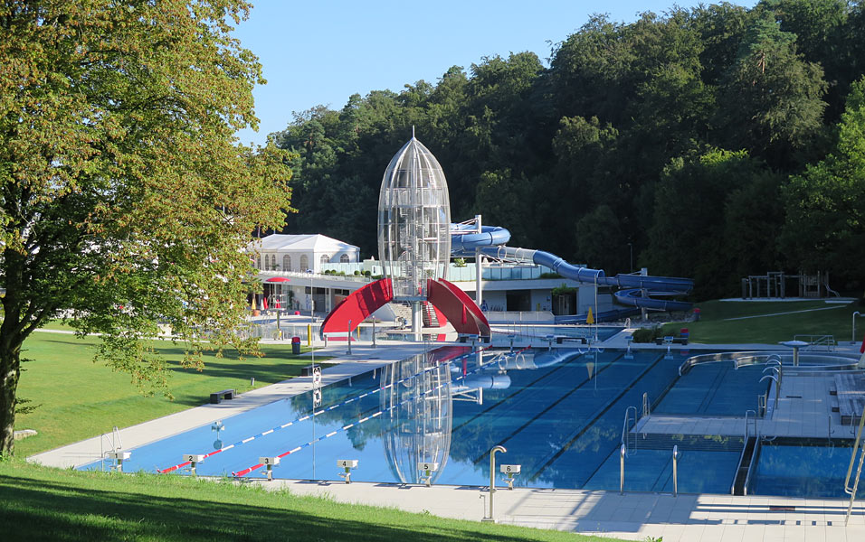 Piscina Hallen und Freibad Zentrum Schluefweg - Kloten