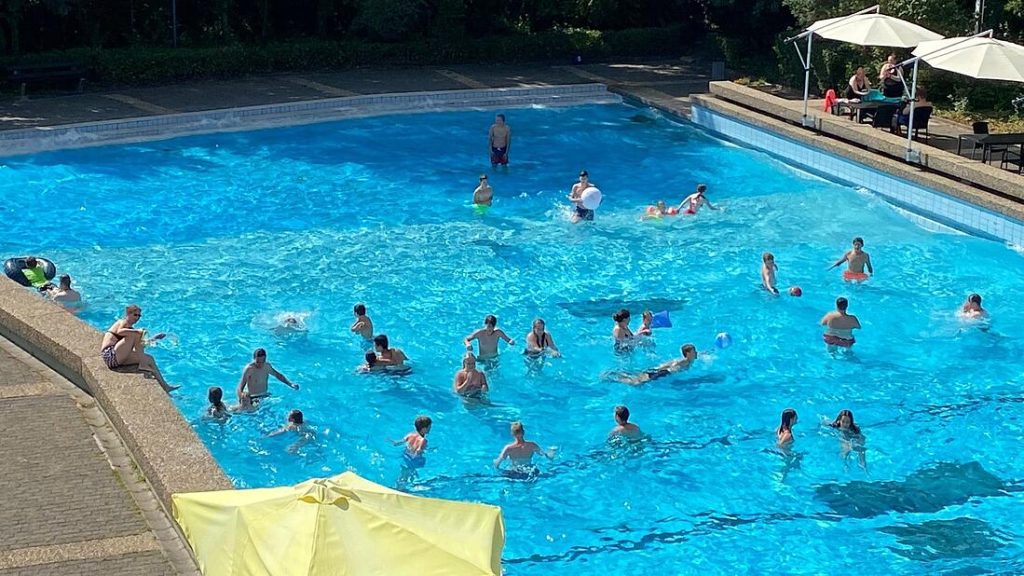 Piscina Hallen- und Wellenfreibad Mellrichstadt - Mellrichstadt