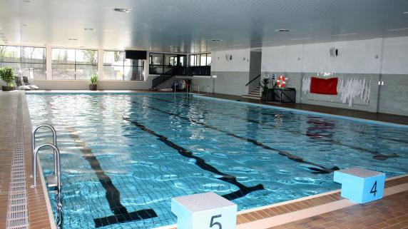 Piscina Hallenbad Asbach-Bäumenheim - Asbach-Baeumenheim