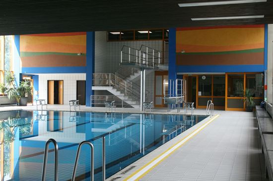 Piscina Hallenbad Münsingen - Muensingen