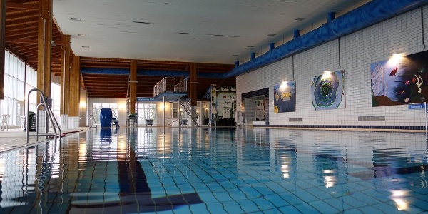 Piscina Hallenbad «Räukepütt» - Kierspe