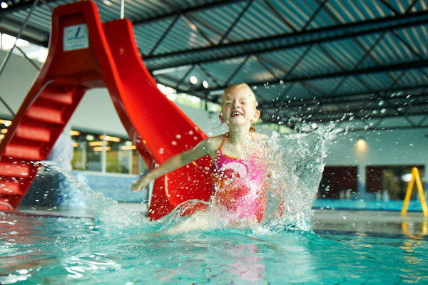 Piscina Hallenbad Süd / Bad 2 - Bremerhaven